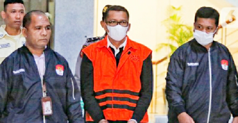 Bupati Kepulauan Meranti Provinsi Riau Muhammad Adil tiba di Gedung Merah Putih KPK guna menjalani pemeriksaan 