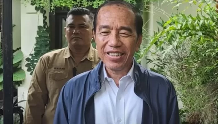 Jokowi Tetap Tak Mau Tunjukkan Ijazah Aslinya, Pengacara: Bisa Chaos 