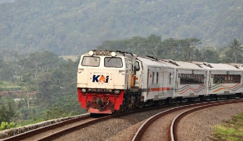 Tiket Kereta Api dari Jakarta H-2 Lebaran Hampir Habis